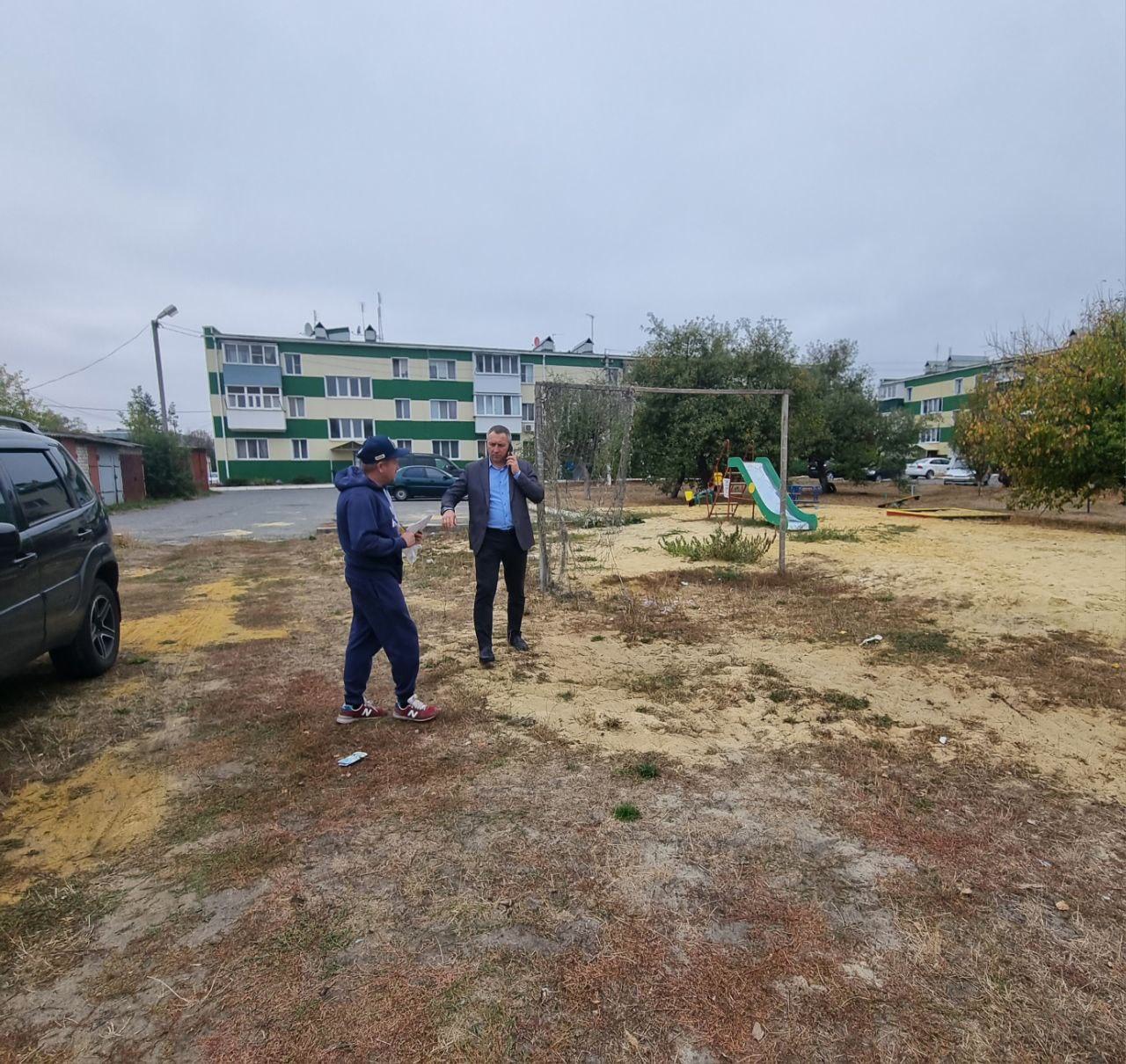 Обустройство детских площадок.