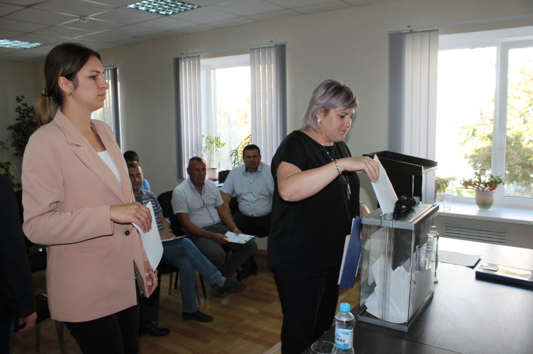 Состоялось первое заседание поселкового собрания городского поселения «Поселок Борисовка» пятого созыва.